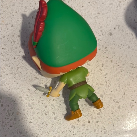 Peter Pan and Captain Hook Figures - Picture 3 of 5